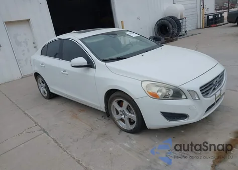 2012 Volvo S60 T5 z USA, uszkodzony, nr VIN YV1622FS4C2128219